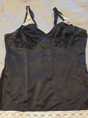 Ruby Ribbon Black Pin-up Camisole with Cream Lace